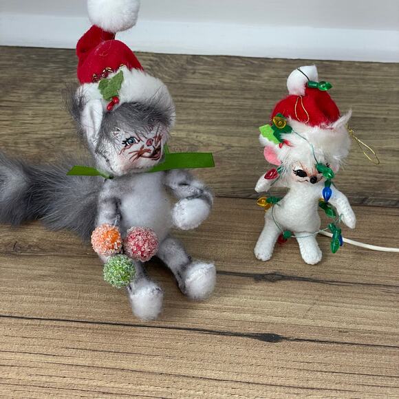 Annalee Christmas 2007 White Mouse 4.5" & 2012 Christmas Delights Kitty Cat 5" - Picture 1 of 8